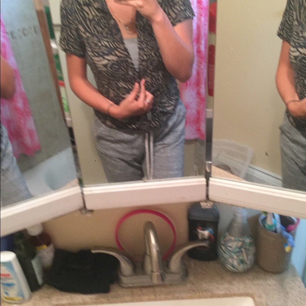 Patterned top - Picture 4 of 6